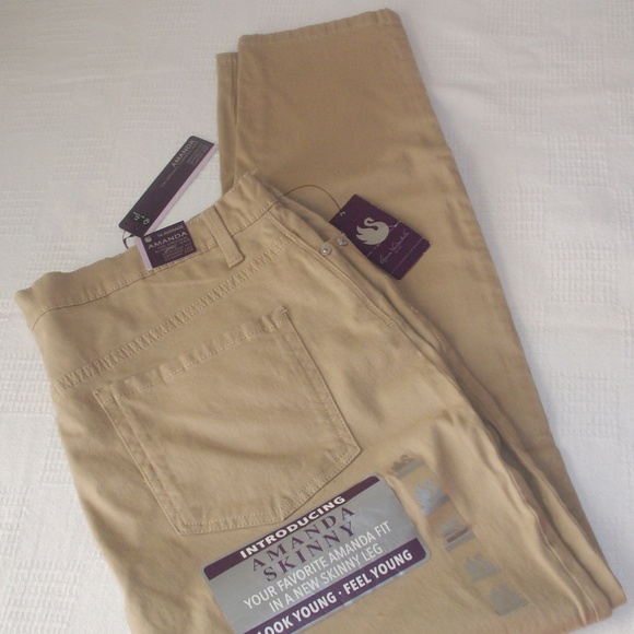 NWT Gloria Vanderbilt Amanda Tapered Leg Slimming Jeans Pants Size 16 - Picture 6 of 11